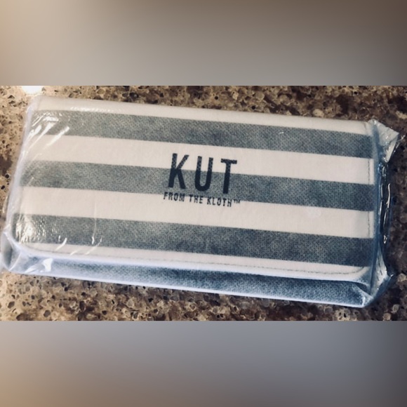 Kut From Kloth  Slim Wallet. Vegan. Black & White. Brand new! - Picture 2 of 7